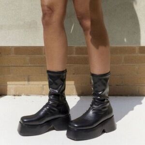 Urban Outfitters Black Vegan Simone Platform Boot 9 NWOB